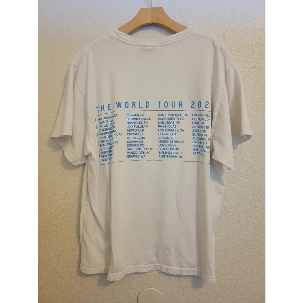 Happier Than Ever Graphic Tee - White and Blue Billie Eilish size L concert tee - Picture 3 of 8
